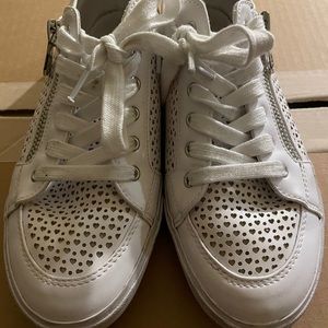Guess white rubber shoes